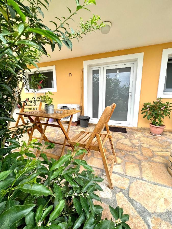 Tzavelitiko Home Himare Esterno foto