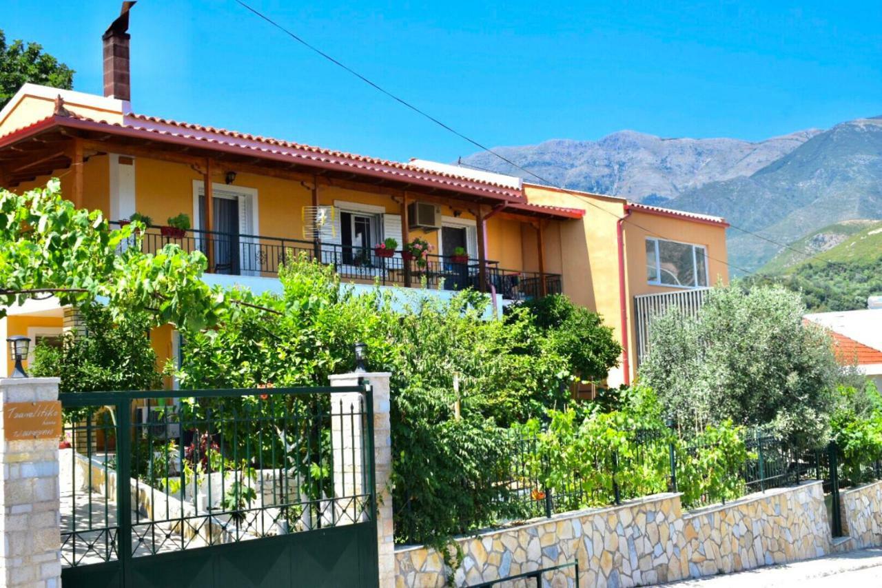 Tzavelitiko Home Himare Esterno foto